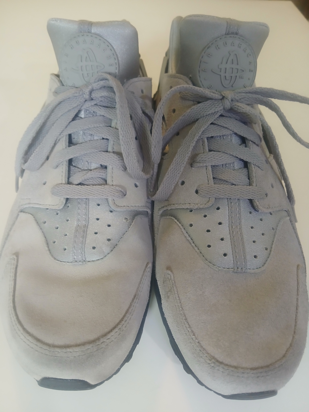 Nike Air Huarache Run Se Silver Matte Suede Athletic Sneakers - Casual Comfort.